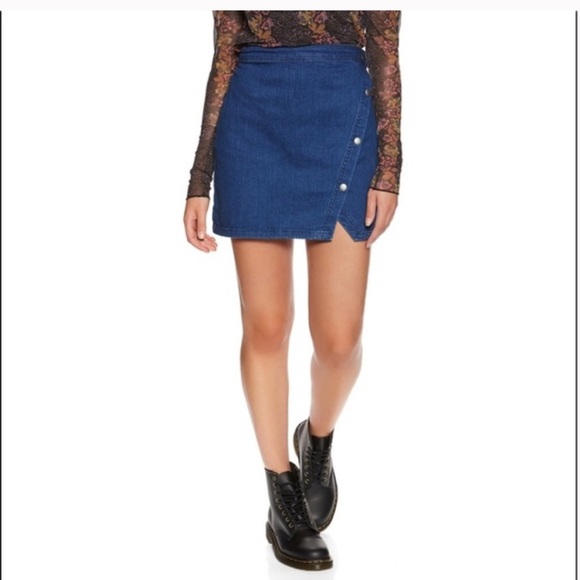 We The Free Dresses & Skirts - Free People Women's Notched Devenus Denim Wrap Mini Skirt Size 4